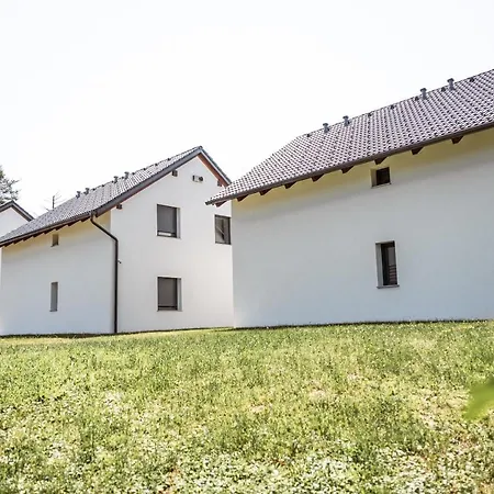 Frühstückspension Sobe In Apartmaji Bama Litija