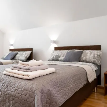 Sobe In Apartmaji Bama