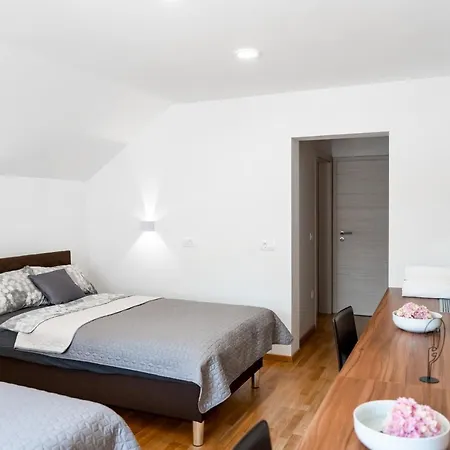 Frühstückspension Sobe In Apartmaji Bama