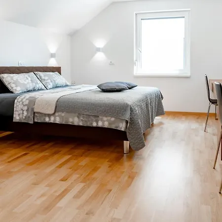 Frühstückspension Sobe In Apartmaji Bama