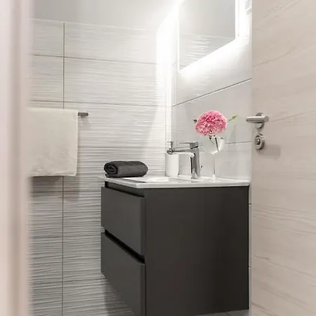 Sobe In Apartmaji Bama Litija