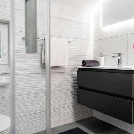 Bed and breakfast Sobe In Apartmaji Bama 3*