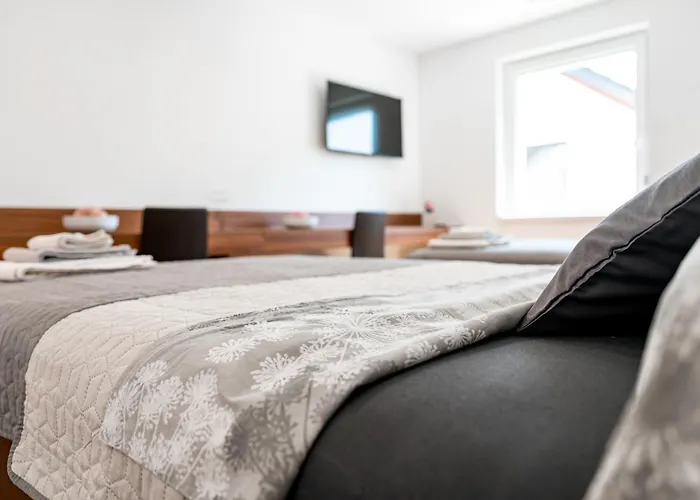 Bed and breakfast Sobe In Apartmaji Bama