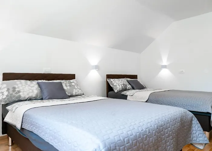 ベッド・アンド・ブレックファスト Sobe In Apartmaji Bama 3*