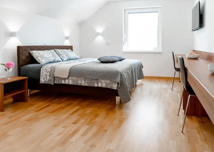 ベッド・アンド・ブレックファスト Sobe In Apartmaji Bama