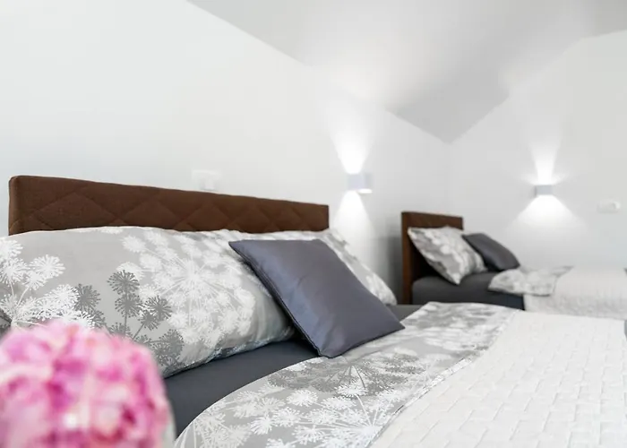 Sobe In Apartmaji Bama ベッド・アンド・ブレックファスト Litija